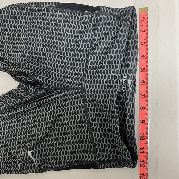 Nike Dri-FIT Polka Dot Crop Leggings XS Running Activewear Reflective Pocket - Picture 9 of 12